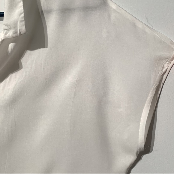 White button up shirt. Never Worn - Picture 4 of 6